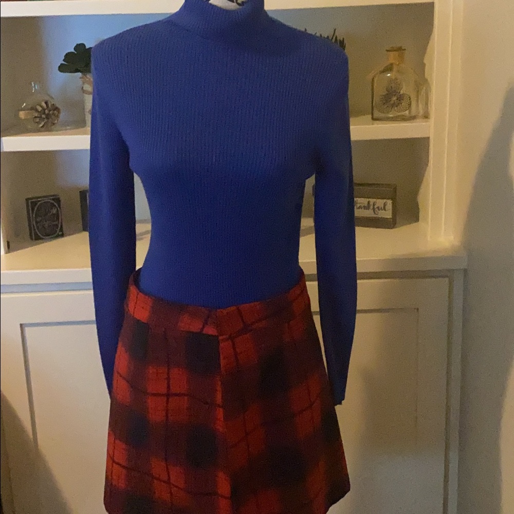 Perfect plaid skirt and sweater for Fall!